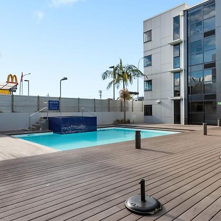 Central Mount Apartment, Quiet And Spacious With Pool Mount Maunganui Eksteriør billede