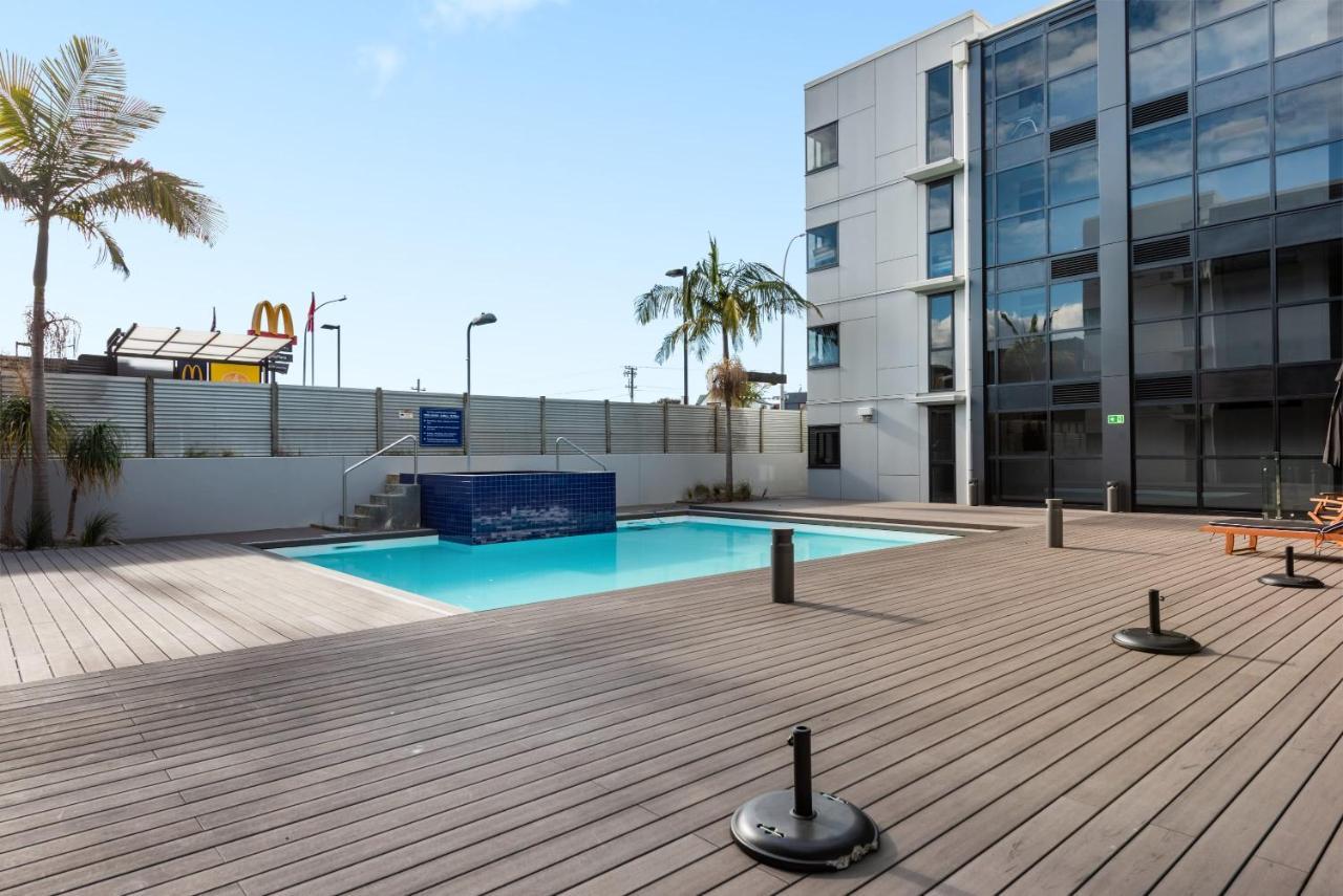 Central Mount Apartment, Quiet And Spacious With Pool Mount Maunganui Eksteriør billede