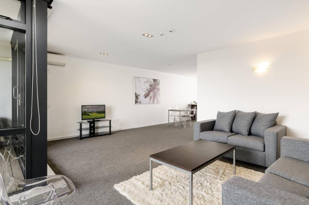 Central Mount Apartment, Quiet And Spacious With Pool Mount Maunganui Eksteriør billede